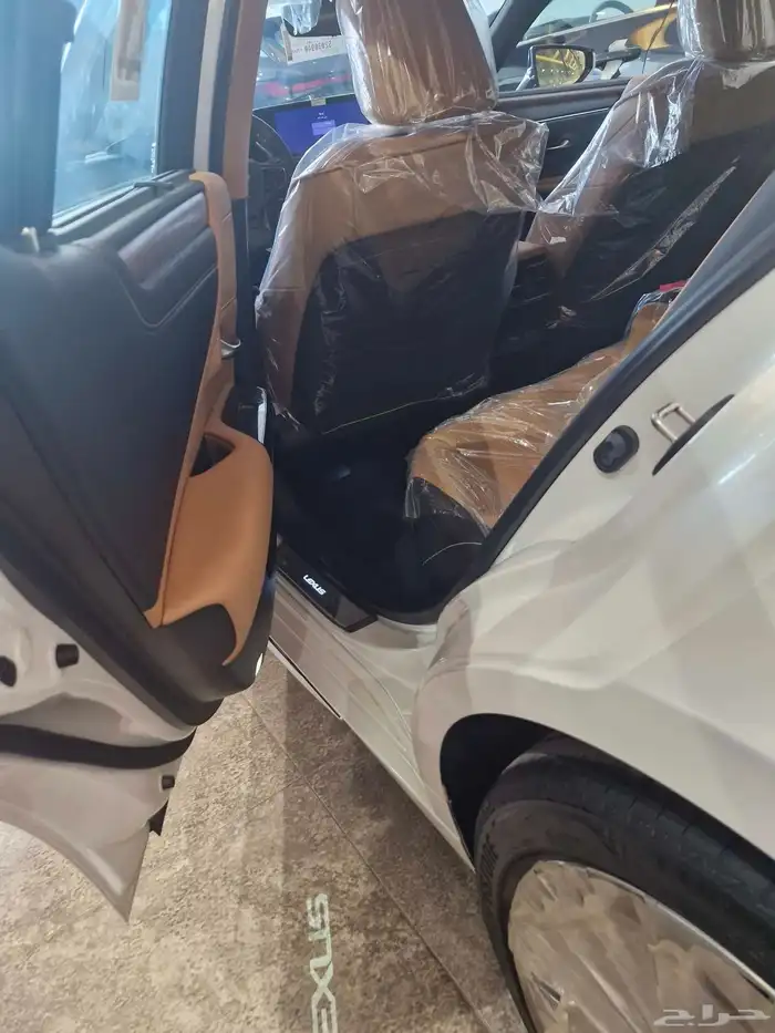 لكزس ES 350 cc 28