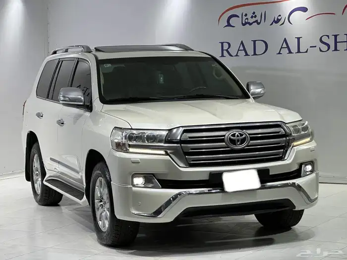 لاندكروزر VXR فل كامل 2016 3