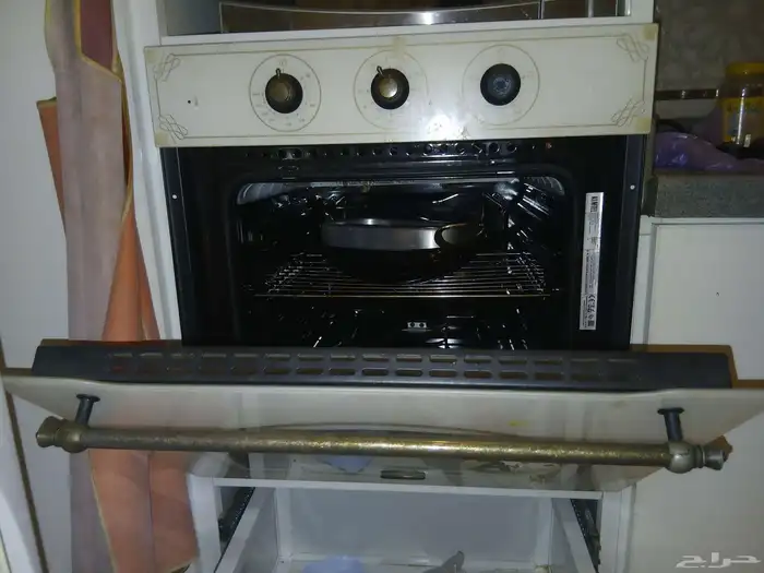 فرن مخبوزات بحاله شبه جديده المطلوب فيه 800 1