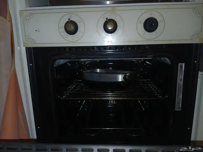 فرن مخبوزات بحاله شبه جديده المطلوب فيه 800 0