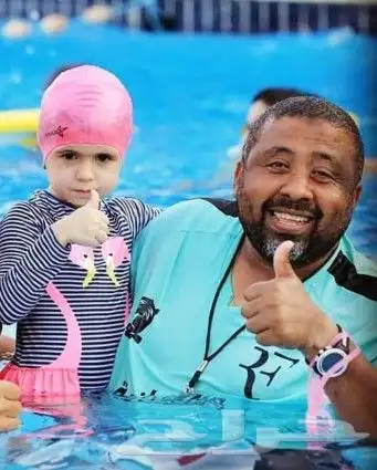 مدرب سباحه خبره 30 سنه 2
