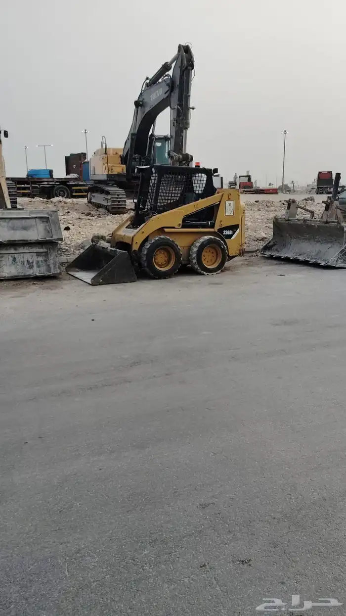 تأجير جميع انوع المعدات الثقيله جي سي بي بكلين بوبكات 5