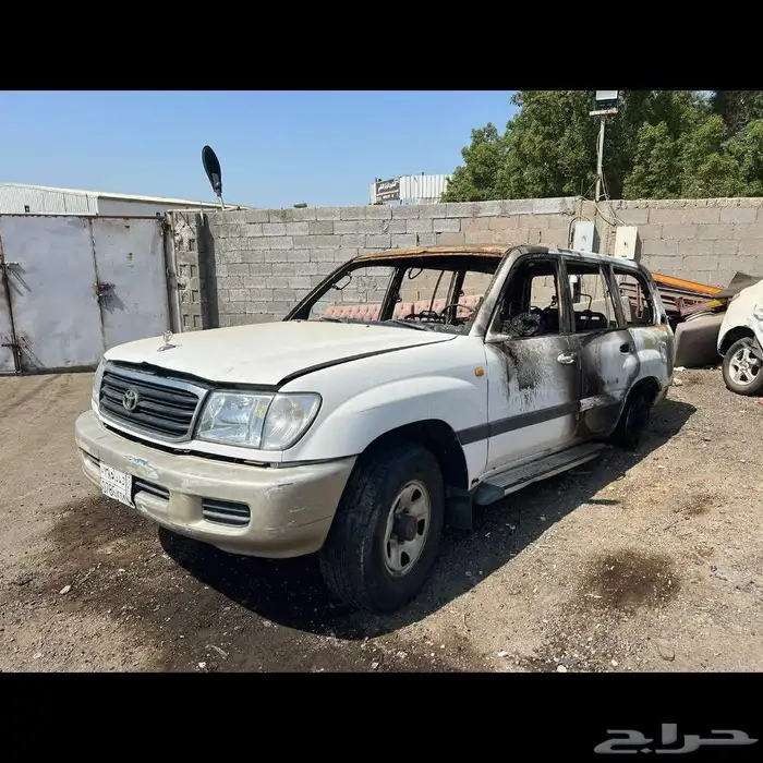 تشليح جيب لاندكروزر صالون الموديل 2002 للبيع قطع غيار فقط 0