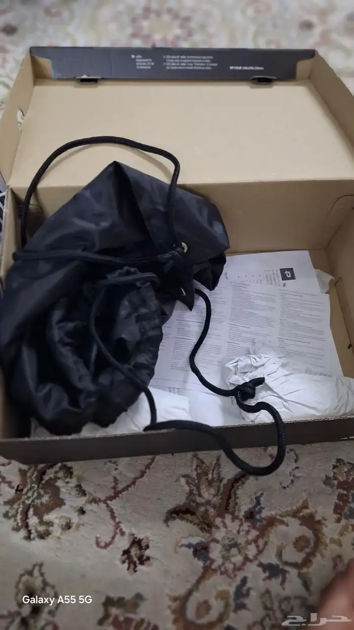 جزمة اديادس اصلية جايه من بريطانيه لم تستخدم ولا مره 0