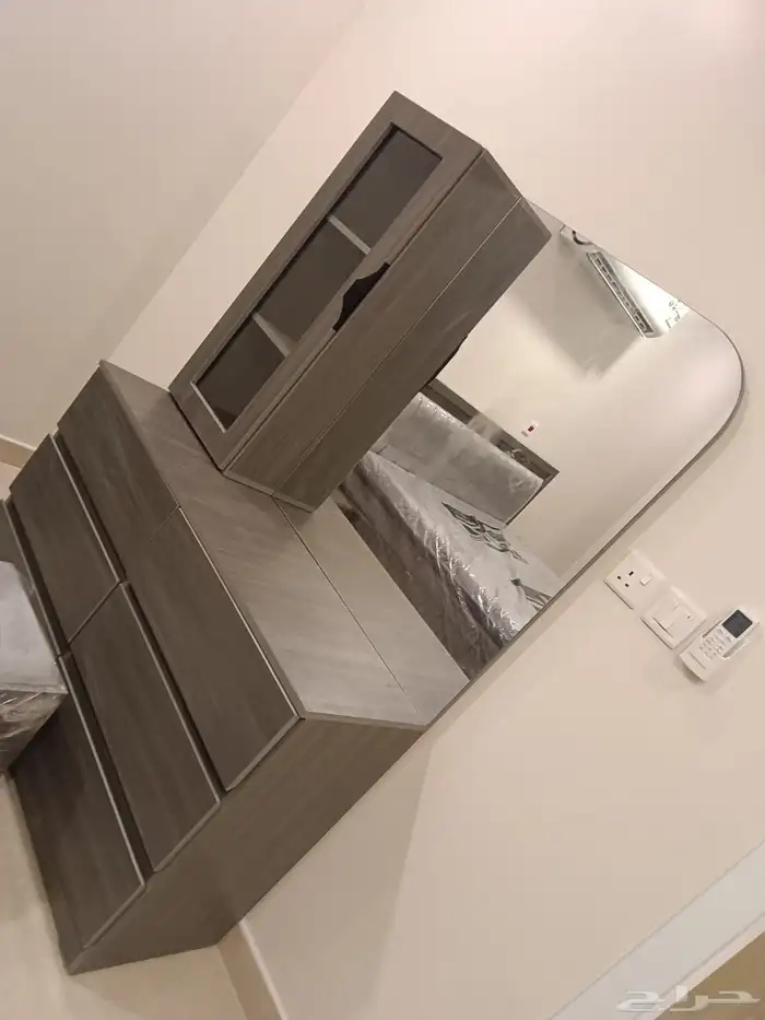 دولاب 6 اباب سرير 200 200 تصريح  120 80 قم  دين  2  امل 3500 2