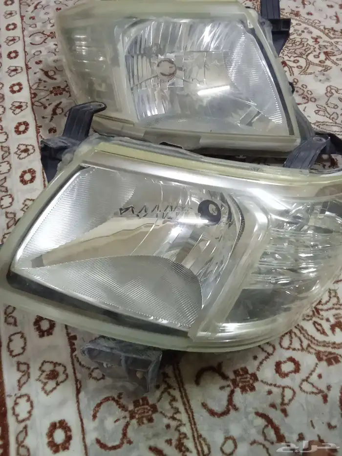 شمعات تايوتا هايلوكس من 2012إلى 2015 الي يمين تحتاج لحيم 0