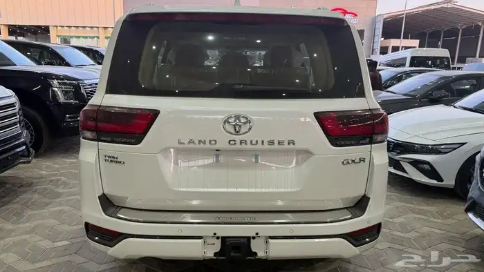 لاندكروزر جي اكس ار L4 بريمي 2025 1