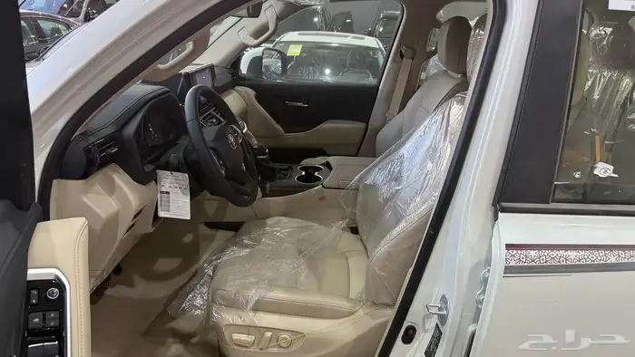 لاندكروزر جي اكس ار L4 بريمي 2025 10