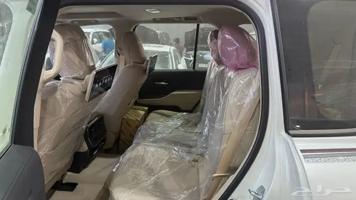 لاندكروزر جي اكس ار L4 بريمي 2025 12