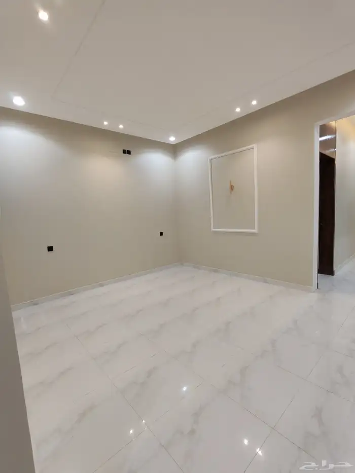 للبيع شقق علويه بسلم داخلي للسطح تشطيب vip مدينه ابها 7