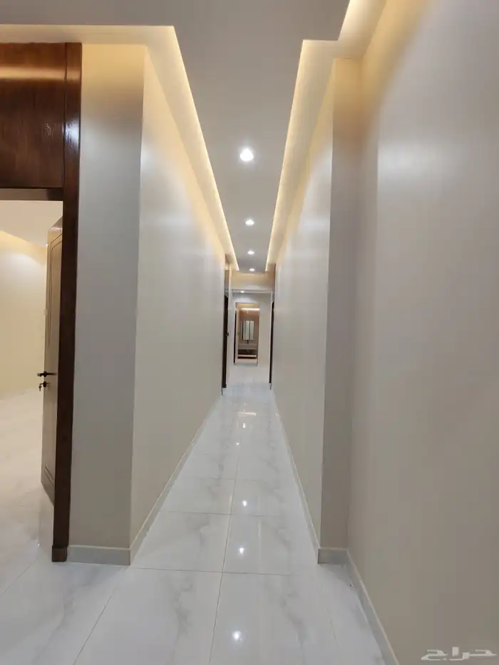 للبيع شقق علويه بسلم داخلي للسطح تشطيب vip مدينه ابها 16