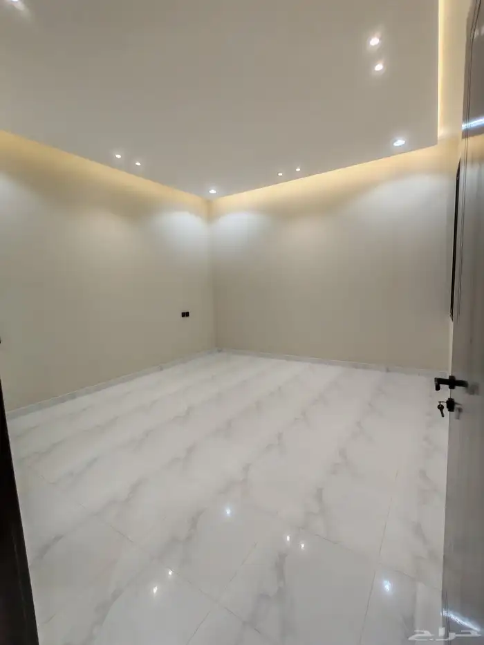 للبيع شقق علويه بسلم داخلي للسطح تشطيب vip مدينه ابها 18