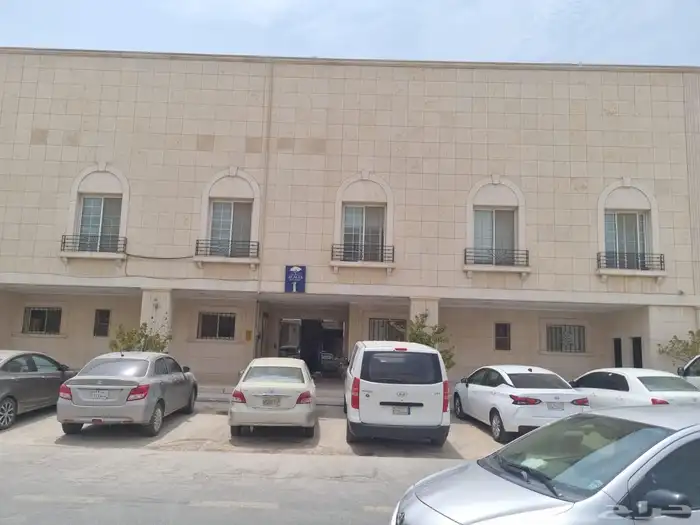 عمارة مكتبيه حي الملز مساحة 615 متر العمر 12 سنه شارع 0