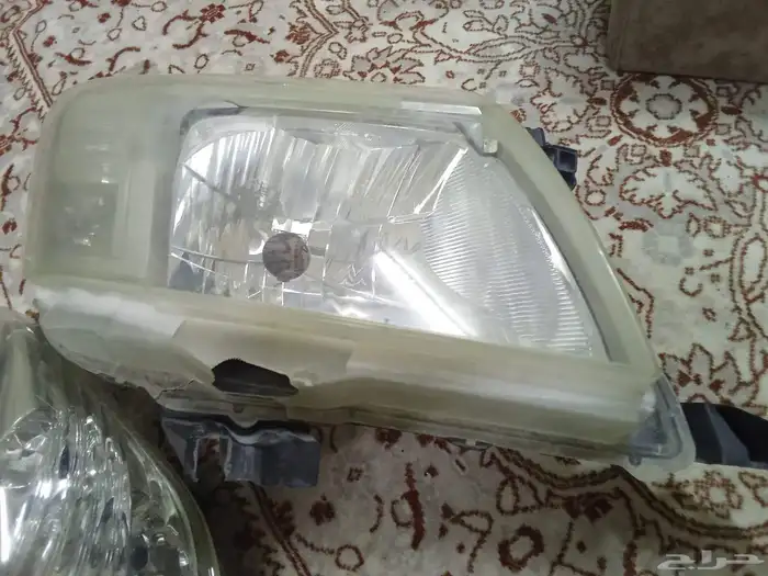 شمعات تايوتا هايلوكس من 2012إلى 2015 الي يمين تحتاج لحيم 1