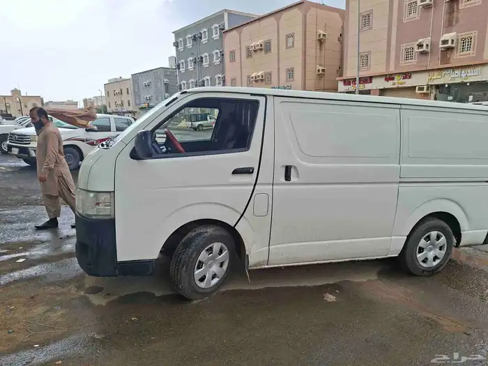 Toyata hiace 2014 for sale in jazan .باص 2014 تويوتا للبع 3