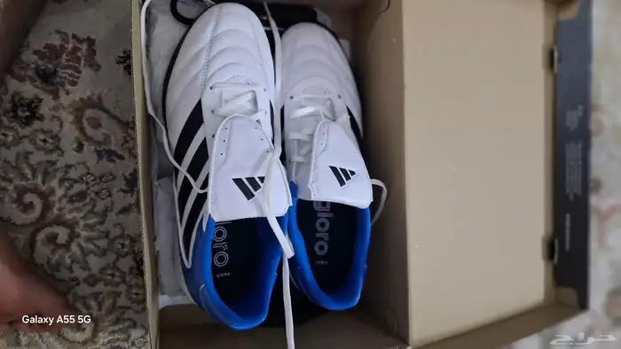 جزمة اديادس اصلية جايه من بريطانيه لم تستخدم ولا مره 3