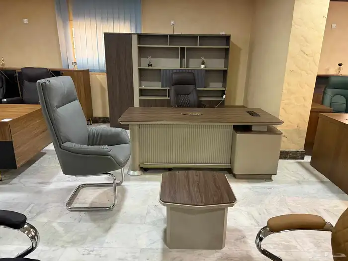 اثاث مكتبي جده مكتب طقم مكاتب مودرن زجاج كنب جلد مكتبي 1