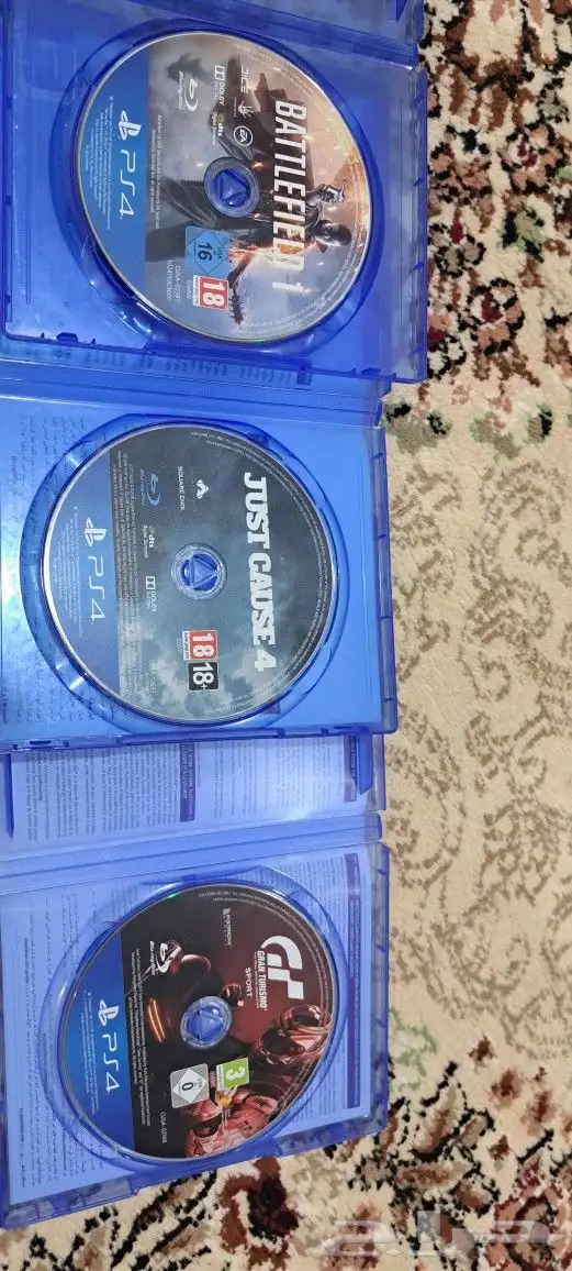 جهاز بلاستيشن فور نظيف 3 أشرطه 0