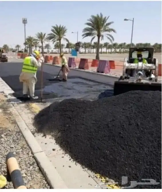 تركيب جميع انواع الزفلت جديد ومبشور بالمتر والقطوعه 0