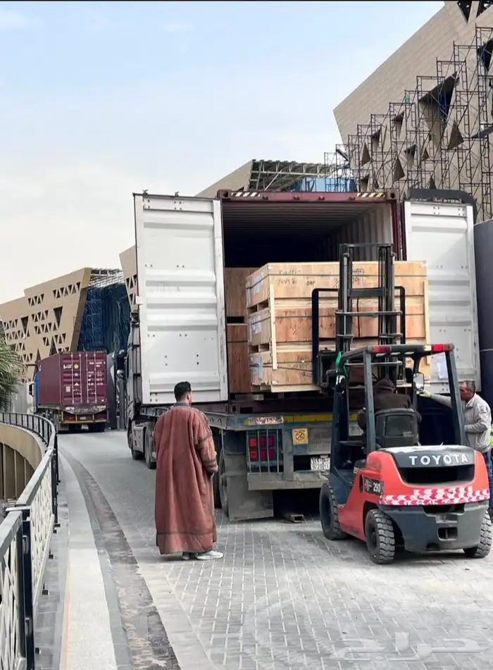 تأجير جميع انواع ارفعات اشوكيه بجميع النواع بااسعار منسبه 1