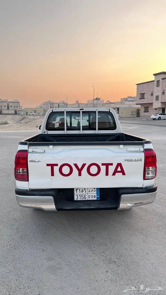 هايلوكس قمارتين بانزين الموديل 2021 8
