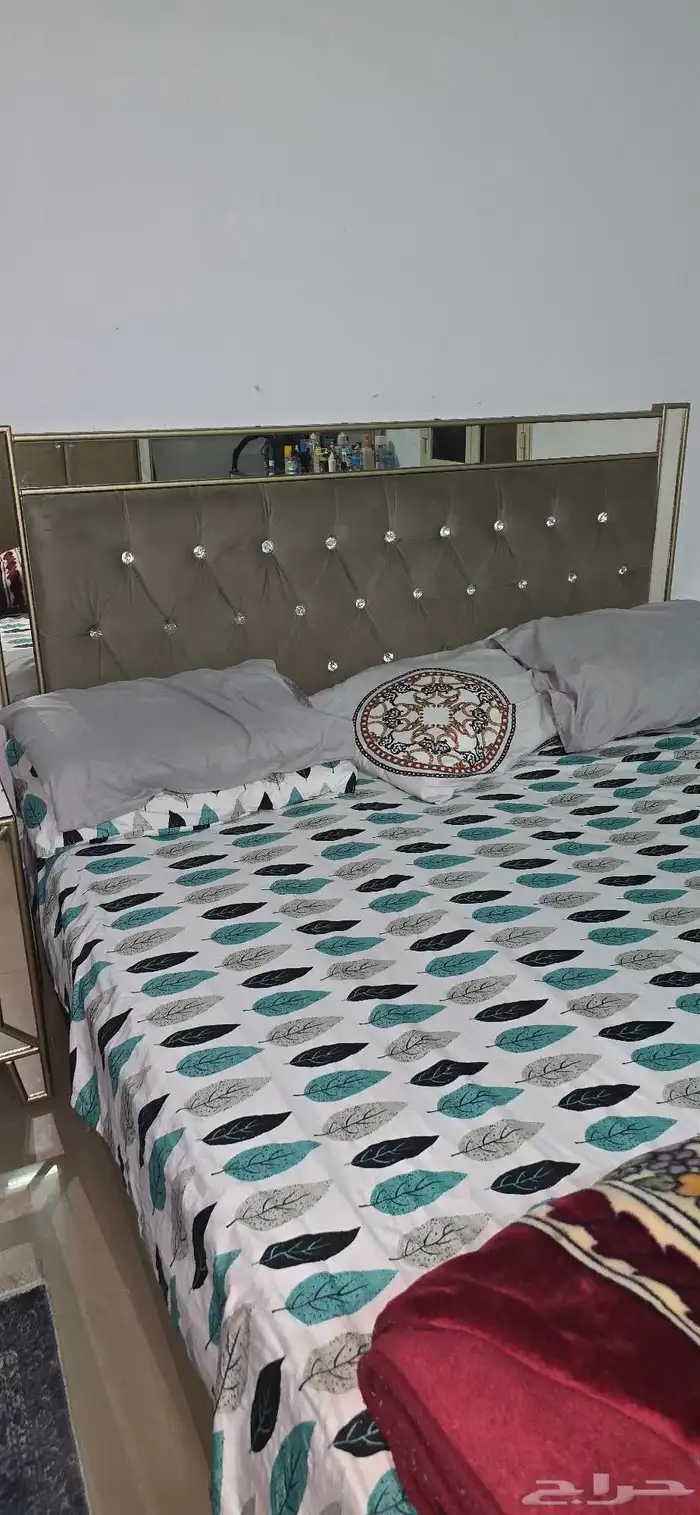 غرفة نوم ممتازه جدا للبيع بسعر كويس وكمان شاشه سمارت 50 بوصه 1