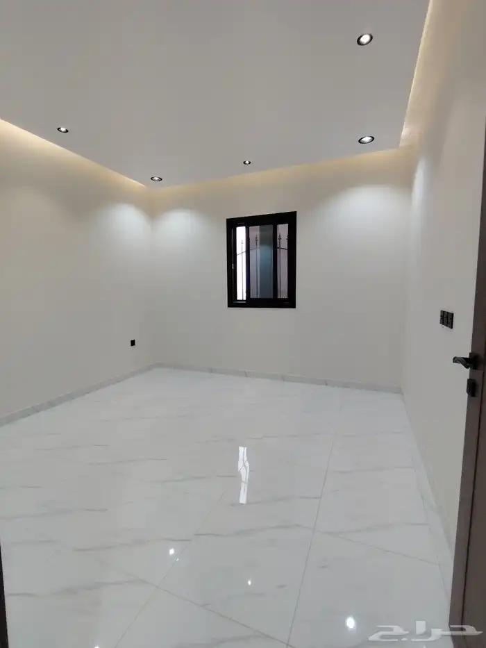 للبيع فيلا دوبلكس دورين وملحق مخطط 3 شمال خميس مشيط 31