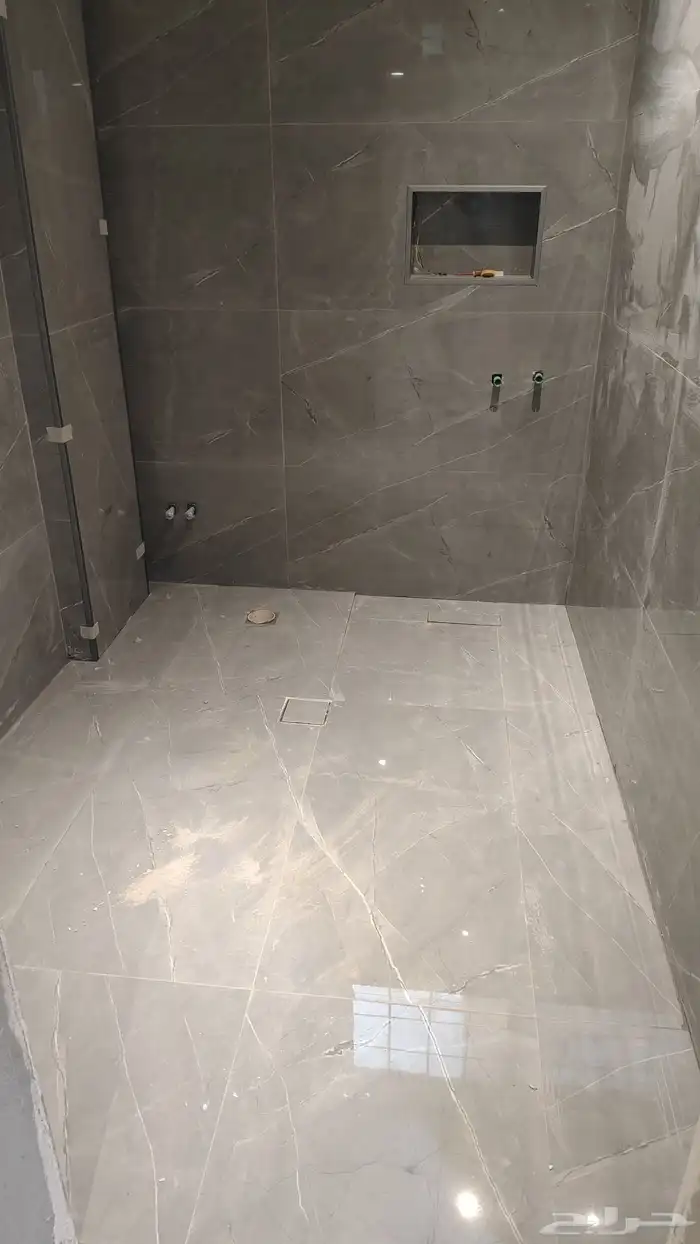 Pakistani Tiles fixer 3