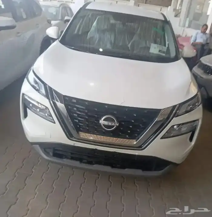 نيسان اكس تريل 5 و 7 مقاعد.. دبل وبدون.. كاش واقساط 4