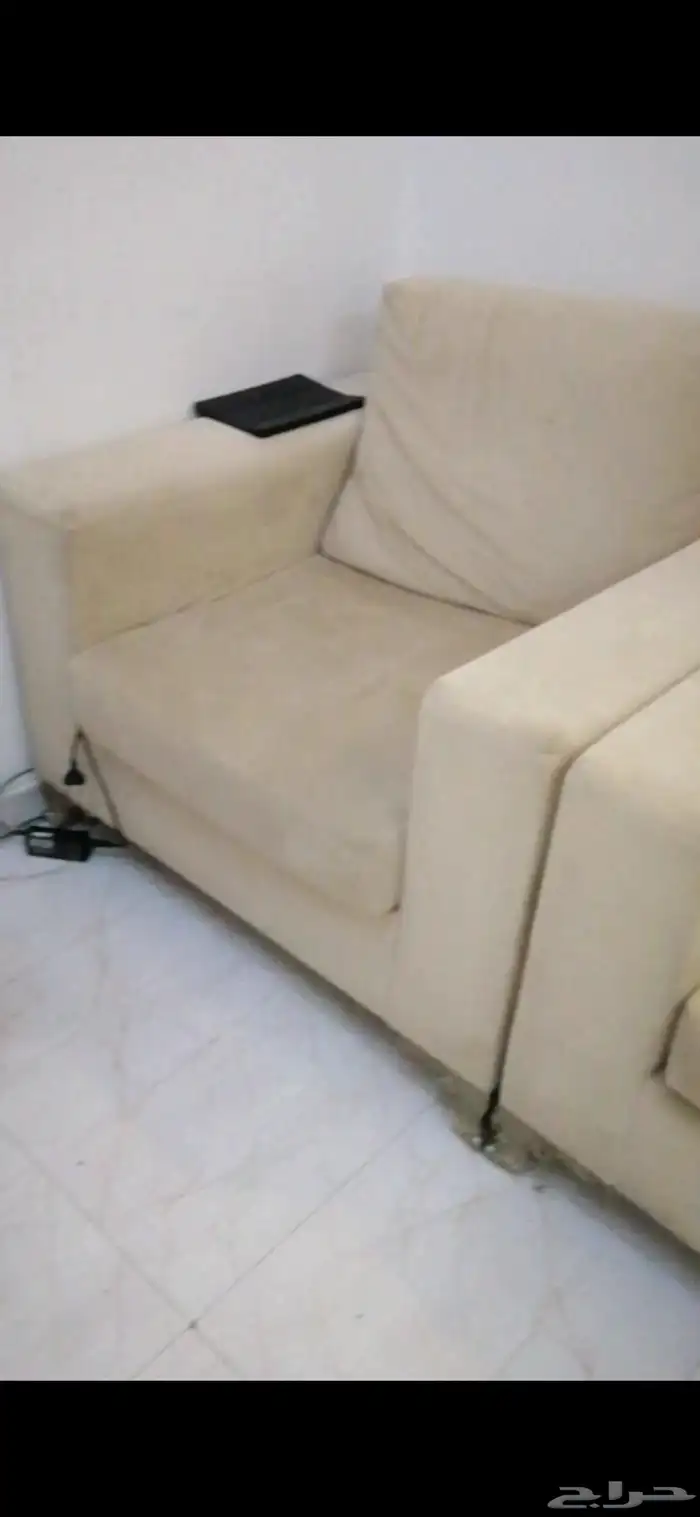 للبيع العاجل كنب و مجلس و غرفة 5