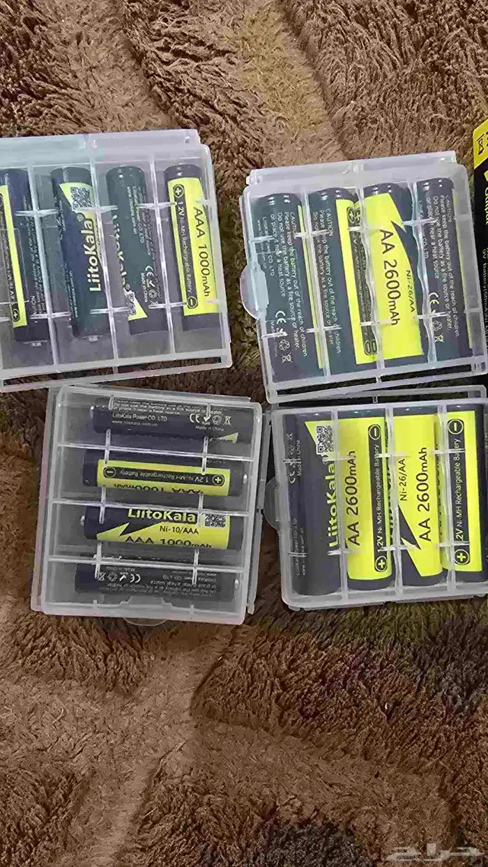بطاريات AA و AAA ليثيوم مع شاحنها 1