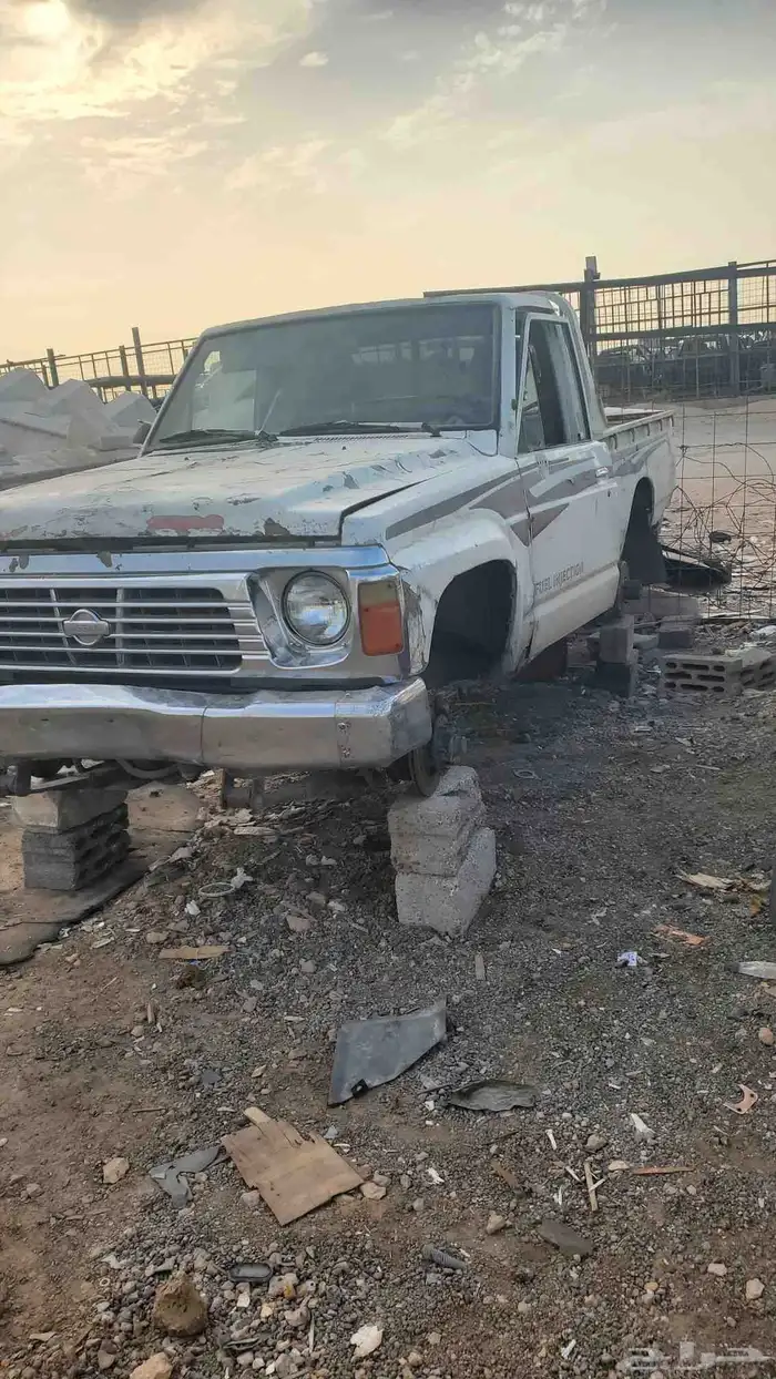نيسان 4
