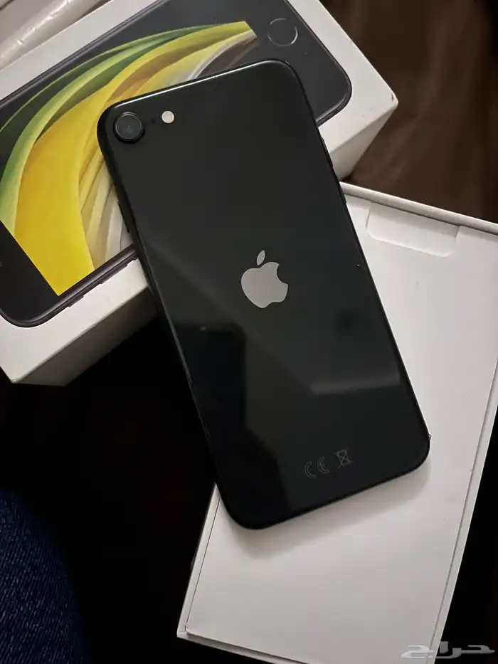ايفون اس اي نظيف 2