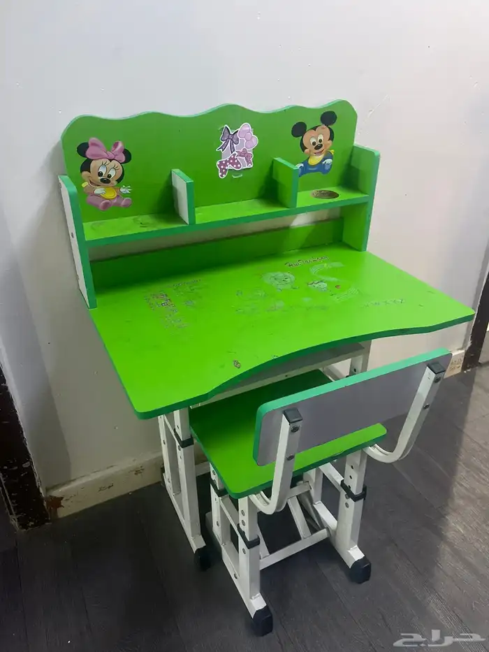 طاولة دراسية للاطفال مستخدمه 1