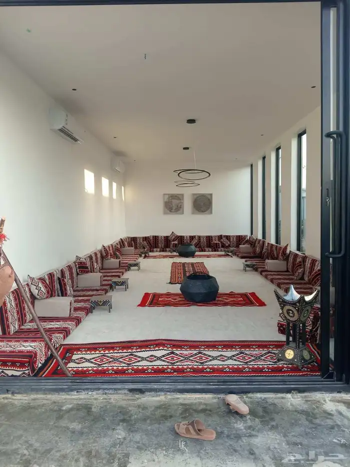 تأجير جلسات ارضيه طاولات طعام كراسي 0