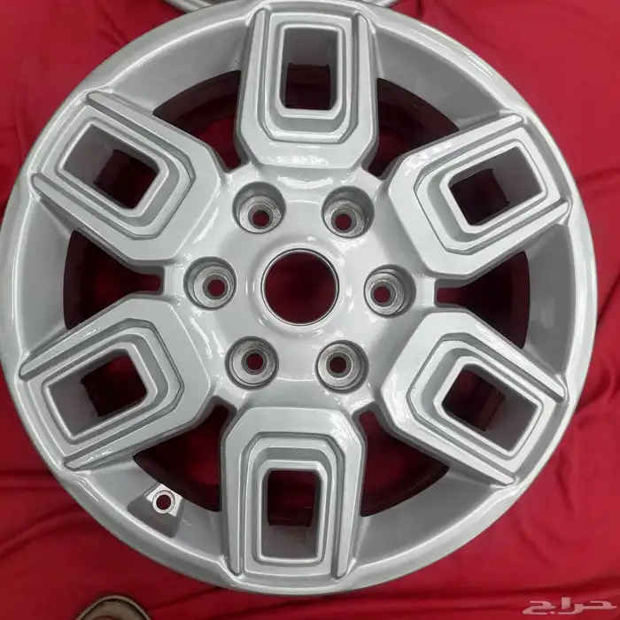 يتوفر لدينا جنوط ستاريا اصلي وكالة 4