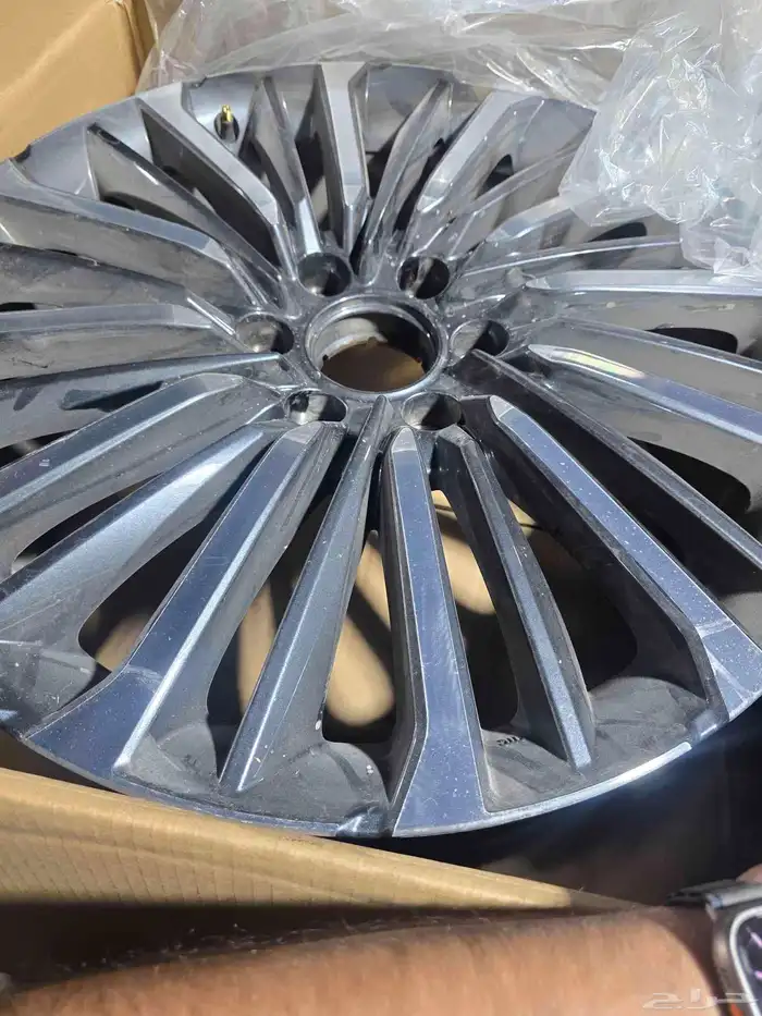 يتوفر لدينا جنوط نيسان باترول 2025اصلي وكاله العدد5حبه 1