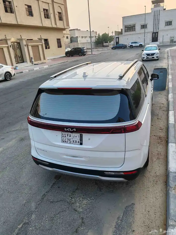 كيا كارنيفال 2023 ( بانزين ) ممشى 13000 كيلو بدي وكالة 8
