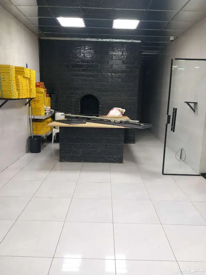 محل للتقبيل مجهز للتواصل 4