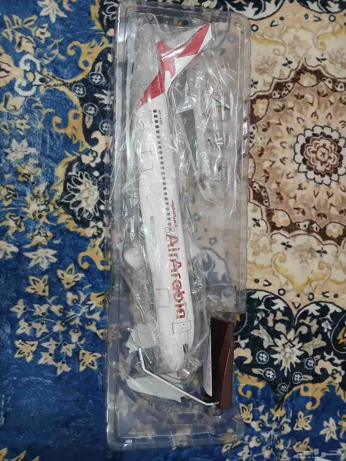 مجسم طيران العربية الجديد كبير 48 سم مع حامل واضاءة وعجلات 2