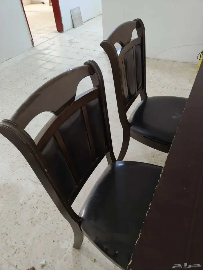تلفزيون 32 بالترابيزه سفره بالكراسي 1