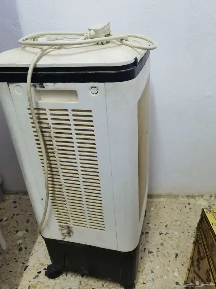 مكيف صحراوي مخزن له فتره نظيف 1