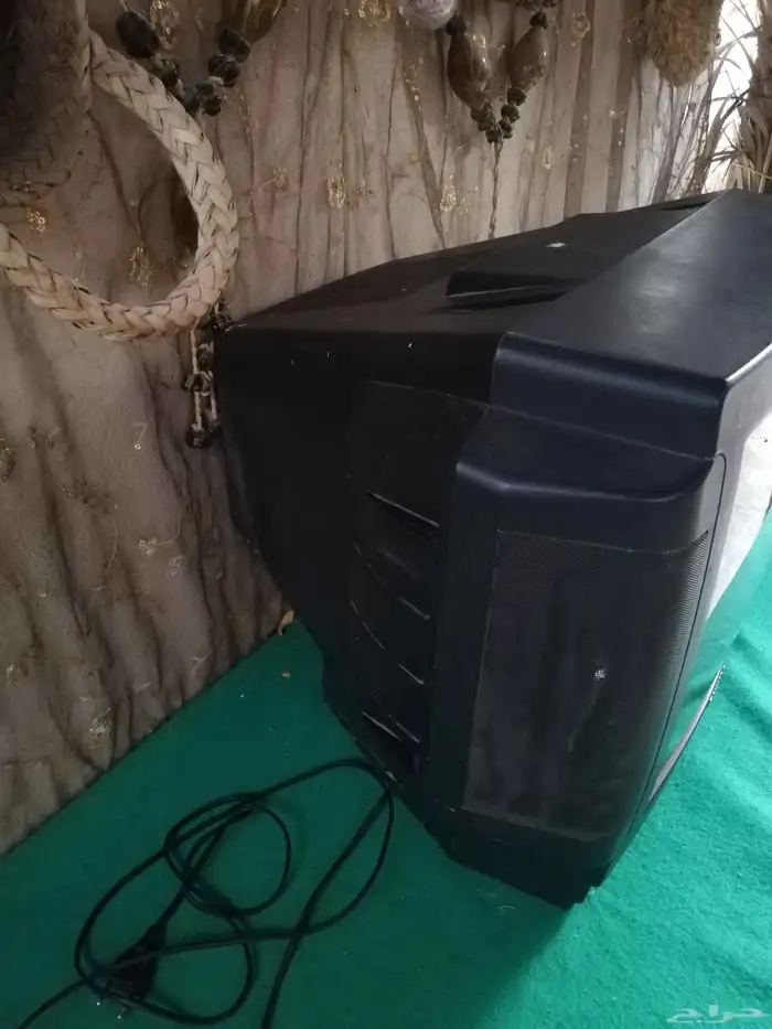تلفزيون الشكل القديم من فيلبس 3
