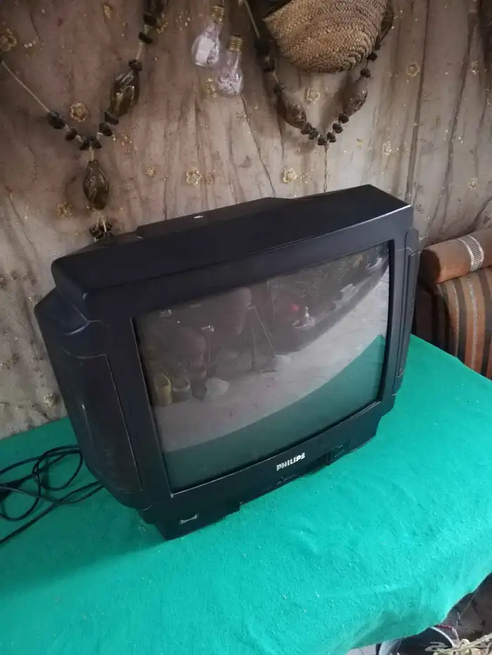 تلفزيون الشكل القديم من فيلبس 0