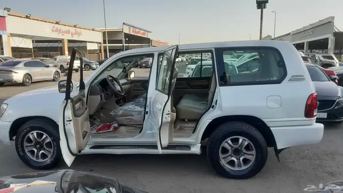 جيب لكزس 2005 جيب لكزس 2005 اللون ابيض 8