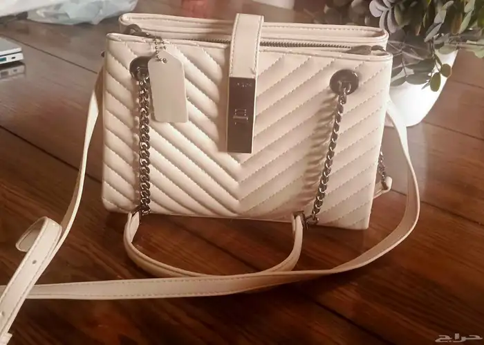 شنطه نسائية جديده 0