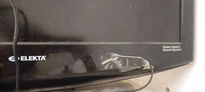 شاشه ممتازه جدا بالرسيفر بتاعها كويسه سعرها 350 ريال ده الاخ 2