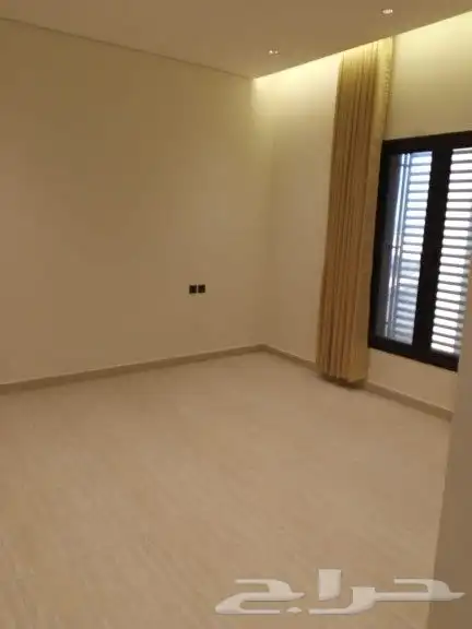 للايجار شقة عائلية جديدة فاخرة على كورنيش ثروة 3