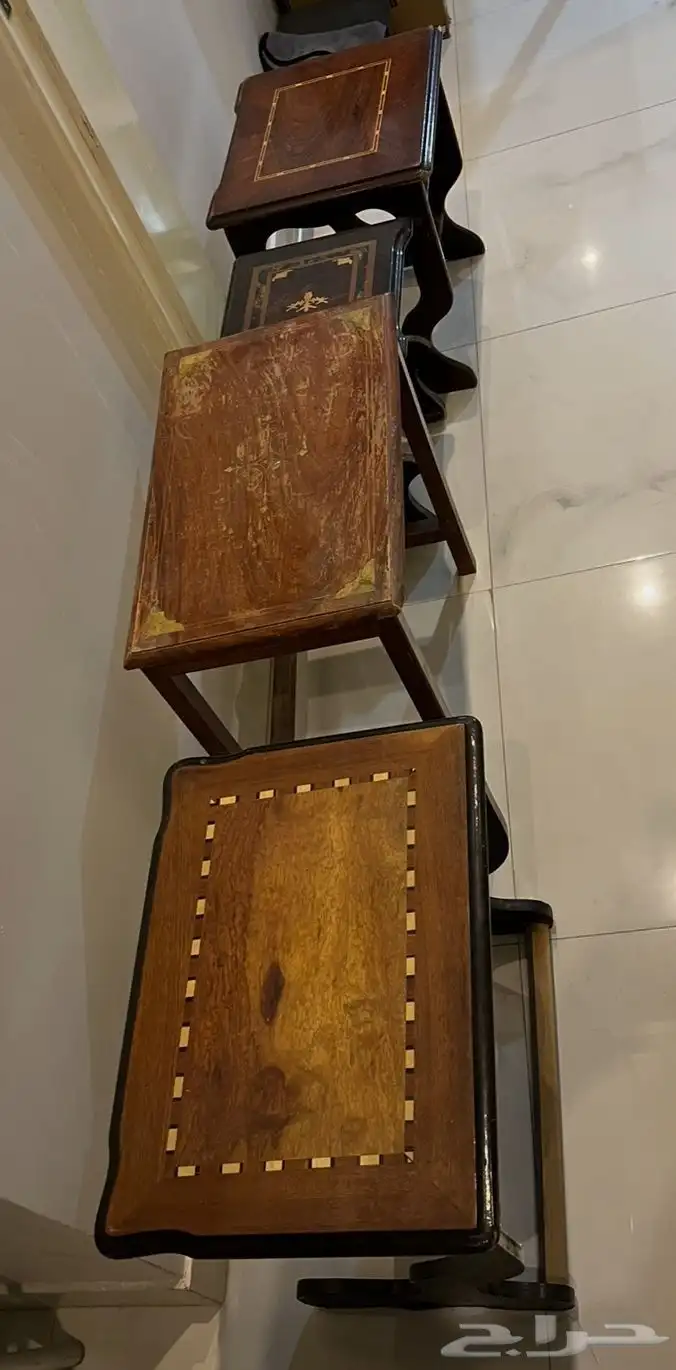 طاولة صغيرة عدد 4 مستخدم 1
