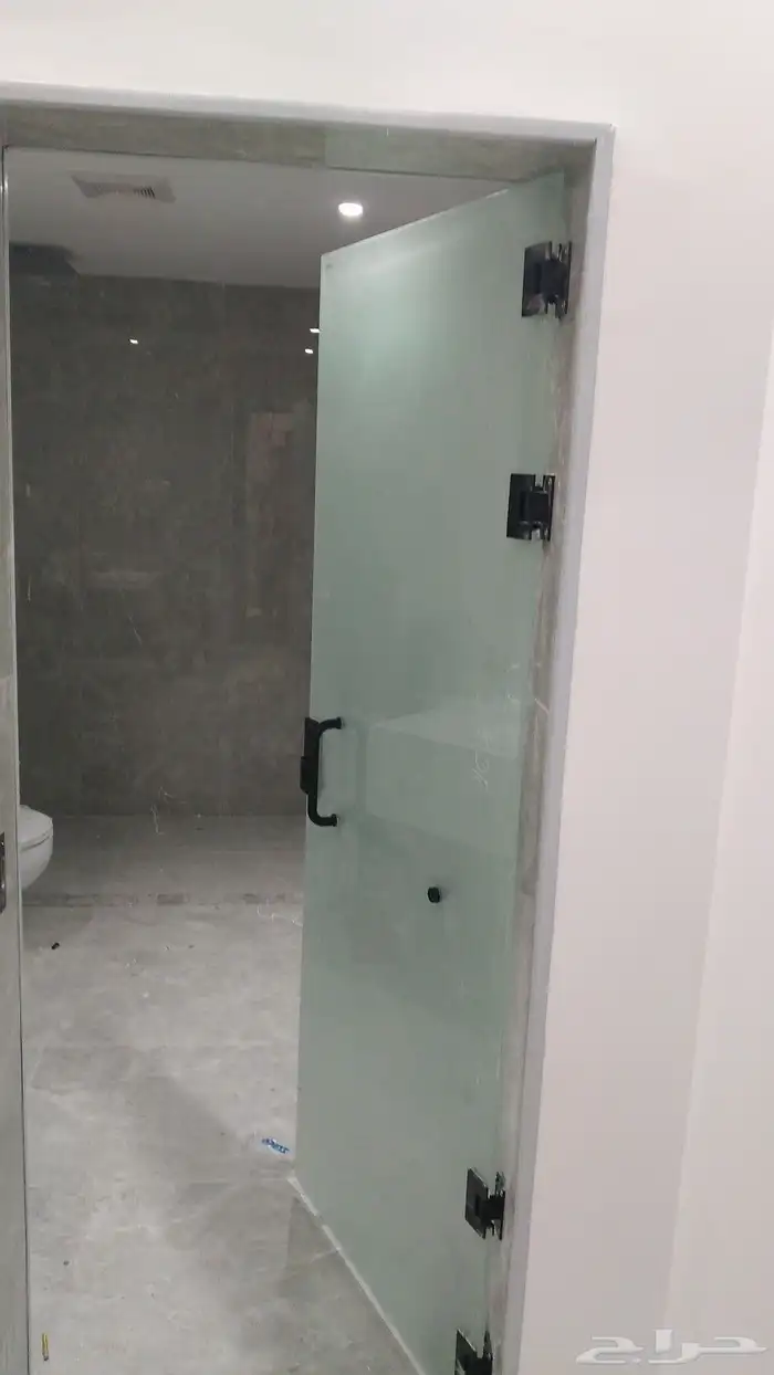 تركيب زجاج سكريت وا ابواب كرديون جلد و ا بلاستيك 4